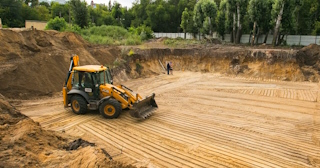 Разработка котлована Курчатов стоимость за от 581 руб. м3 - заказать работы по копке и рытью котлованов | траншей